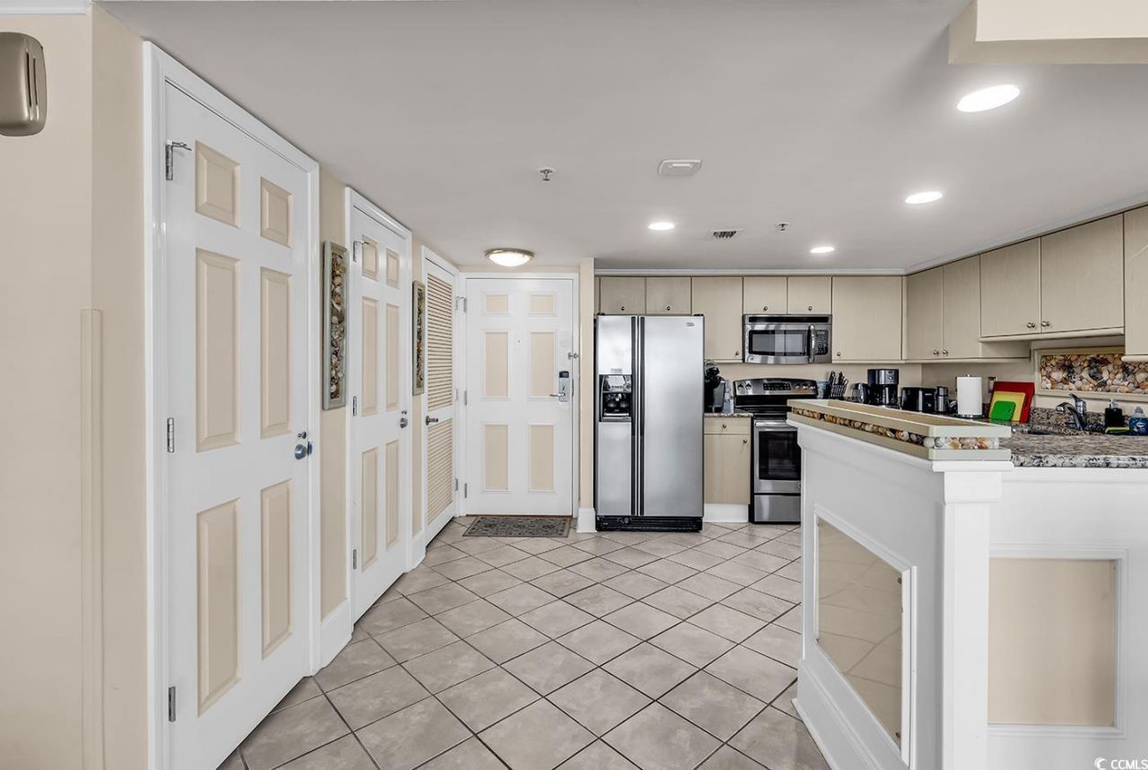 9840 Queensway Blvd. Photo 9