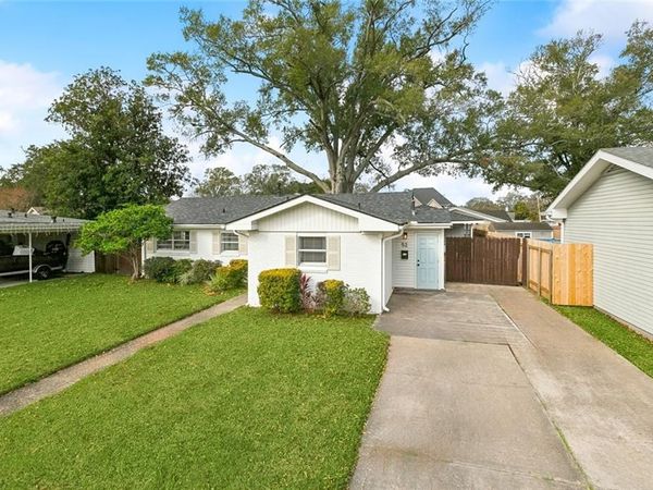 52 HENNESSEY Court, River Ridge, LA 70123