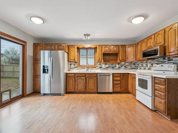 200 E Butler Street, Manchester, IA 52057