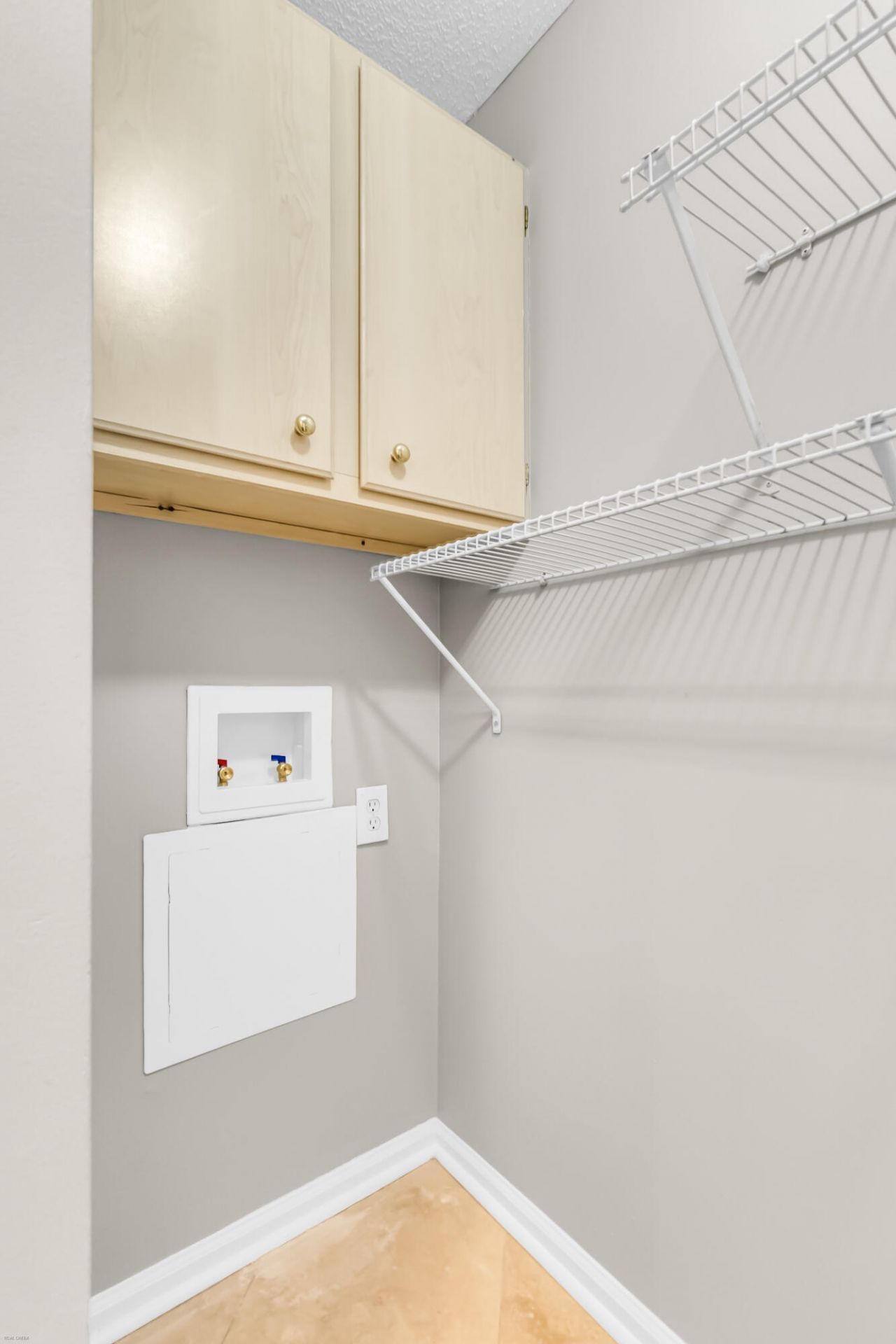 188 Midland Parkway Photo 16