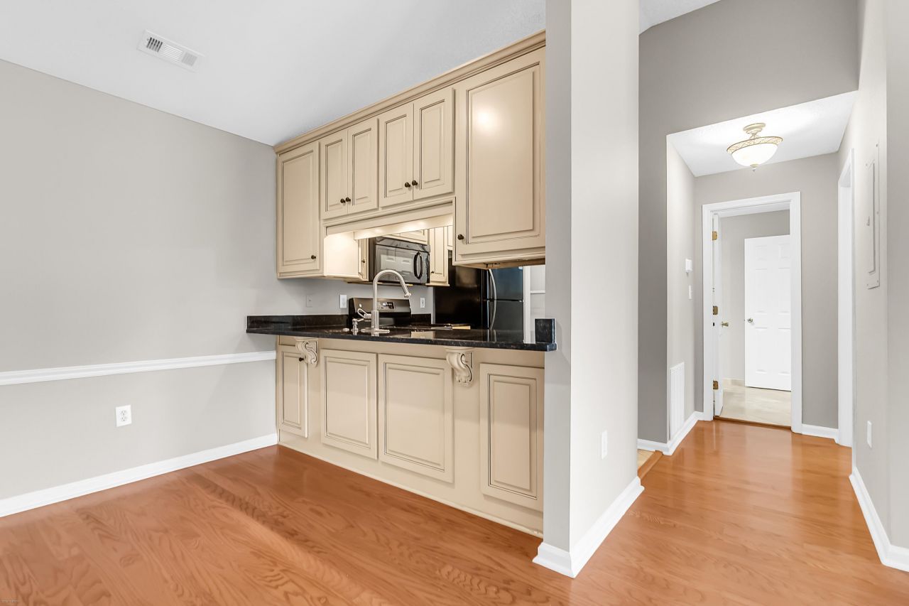 188 Midland Parkway Photo 18