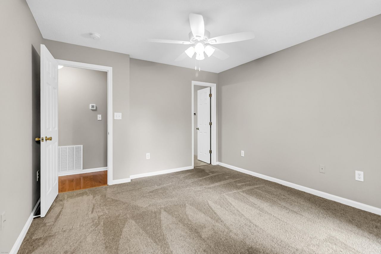 188 Midland Parkway Photo 7