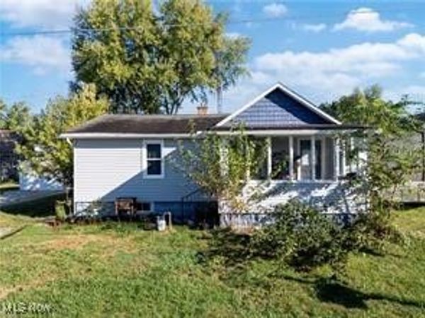 292 E McConkey Street, Shreve, OH 44676