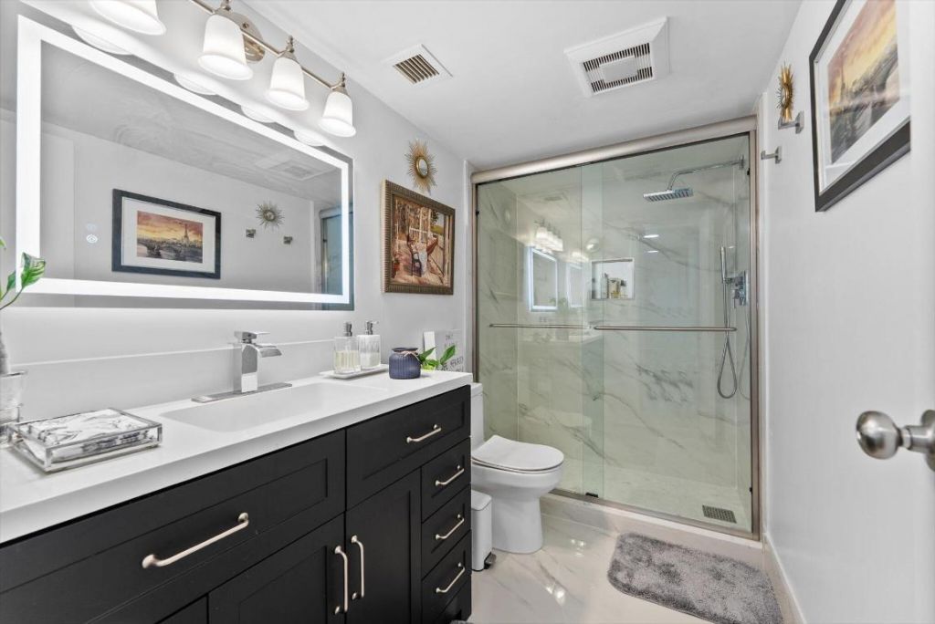 1160 N Federal Highway, Unit 221, Fort Lauderdale, FL 33304 Photo