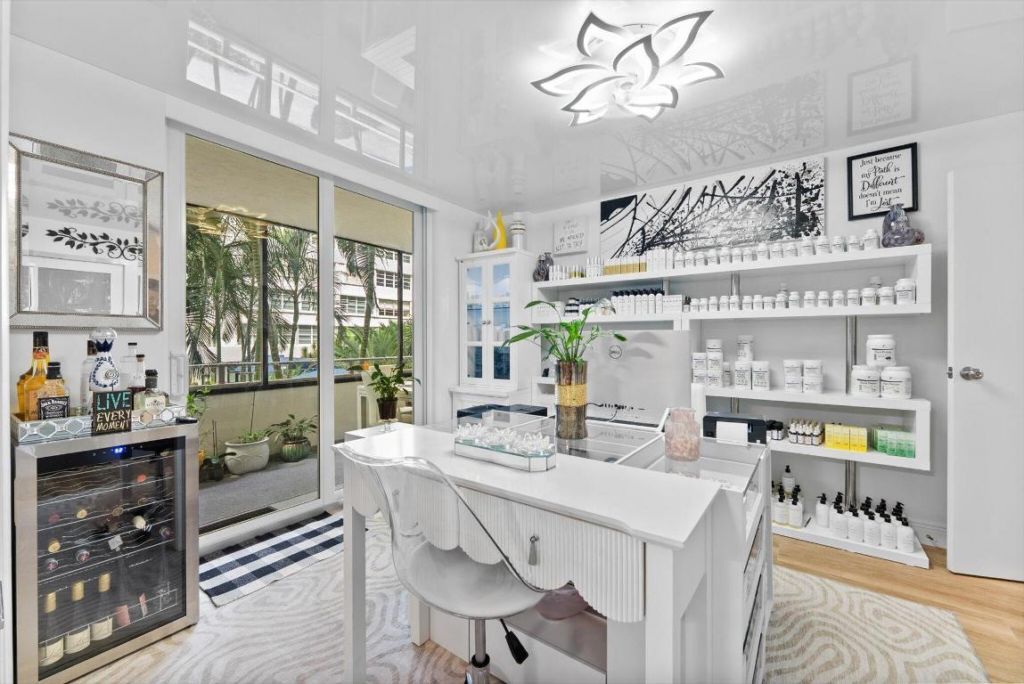 1160 N Federal Highway, Unit 221, Fort Lauderdale, FL 33304 Photo