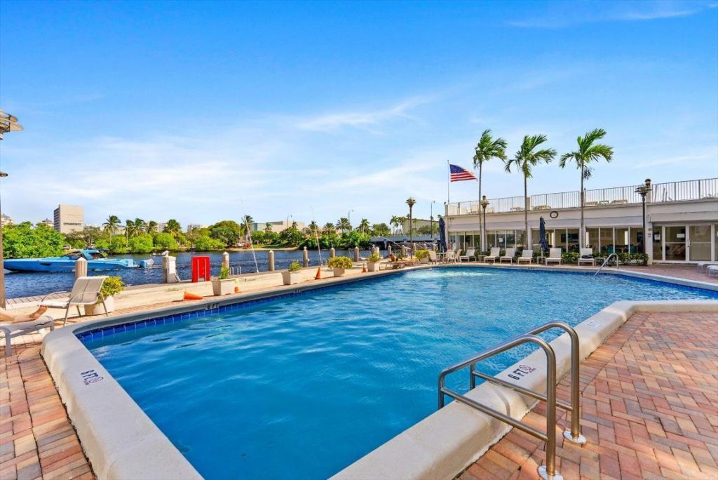 1160 N Federal Highway, Unit 221, Fort Lauderdale, FL 33304 Photo