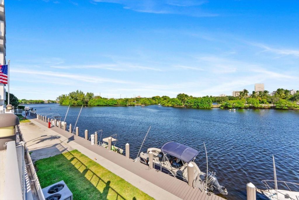 1160 N Federal Highway, Unit 221, Fort Lauderdale, FL 33304 Photo