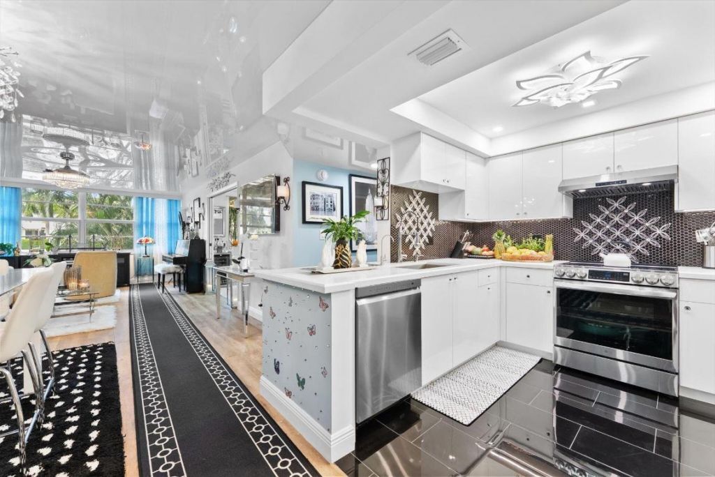 1160 N Federal Highway, Unit 221, Fort Lauderdale, FL 33304 Photo