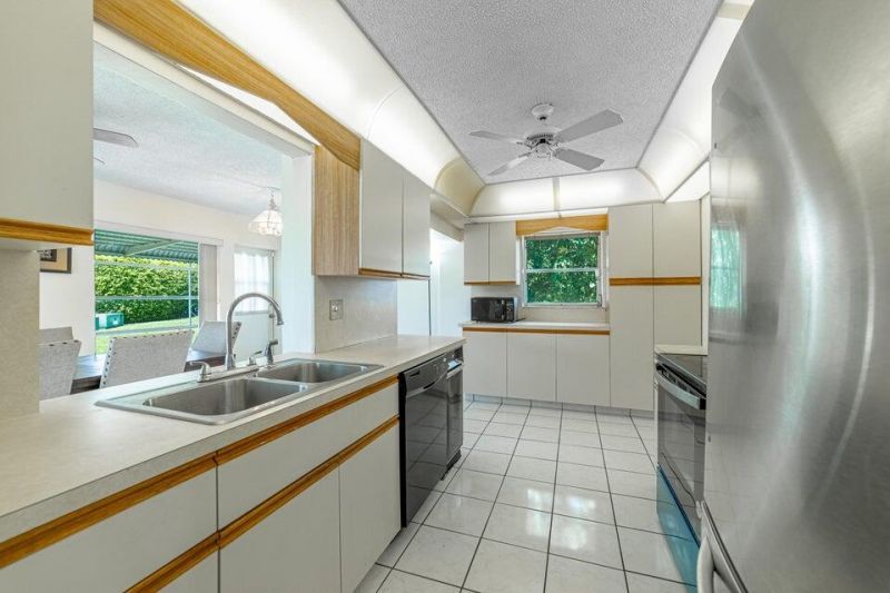 135 NW 14th Street, Boynton Beach, FL 33426 Photo