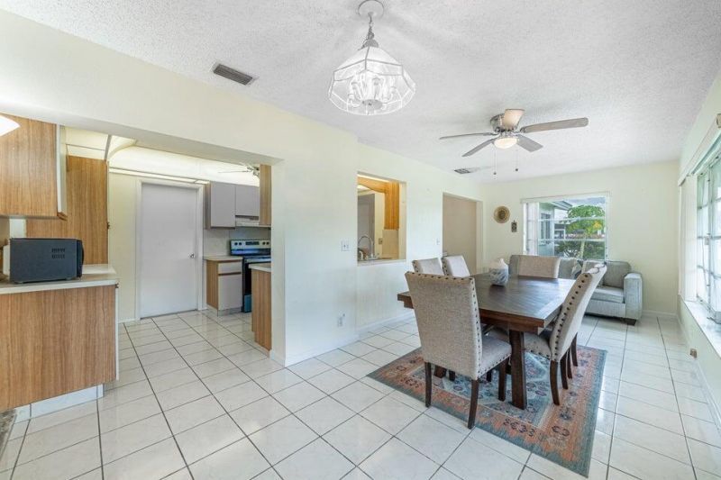 135 NW 14th Street, Boynton Beach, FL 33426 Photo