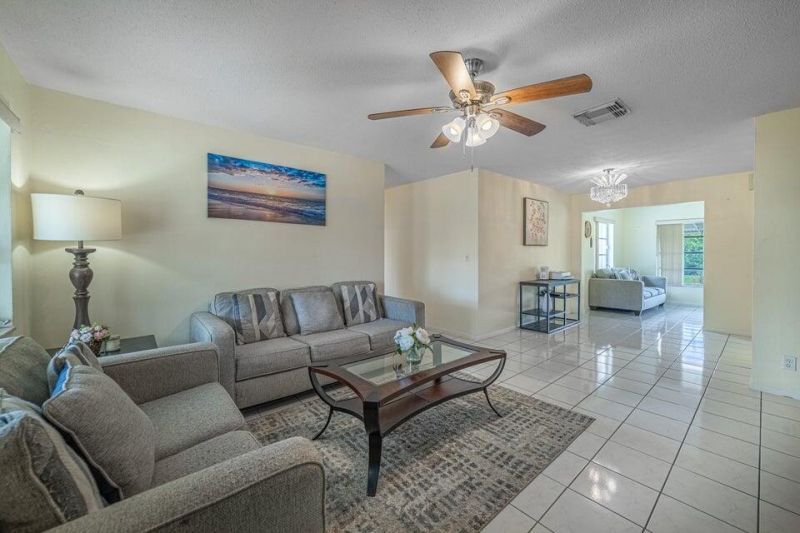 135 NW 14th Street, Boynton Beach, FL 33426 Photo