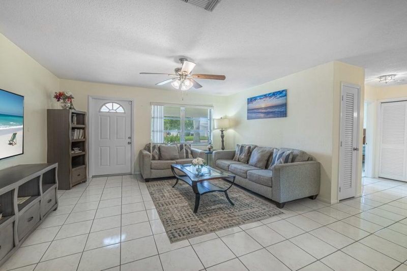 135 NW 14th Street, Boynton Beach, FL 33426 Photo