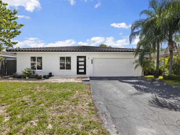 1750 NE 49th Street, Fort Lauderdale, FL 33334