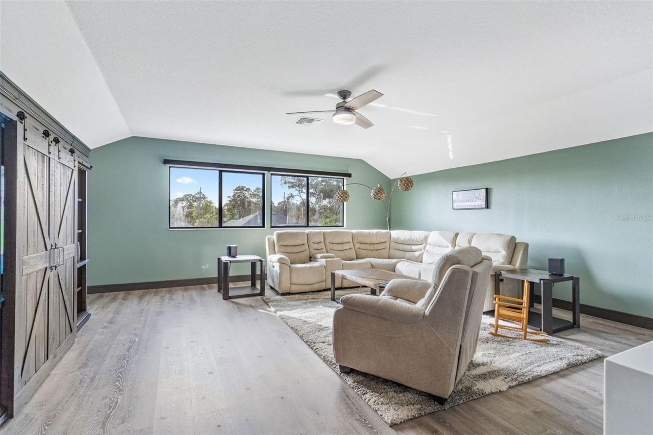 913 Buckhurst Drive, Spring Hill, FL 34609 Photo