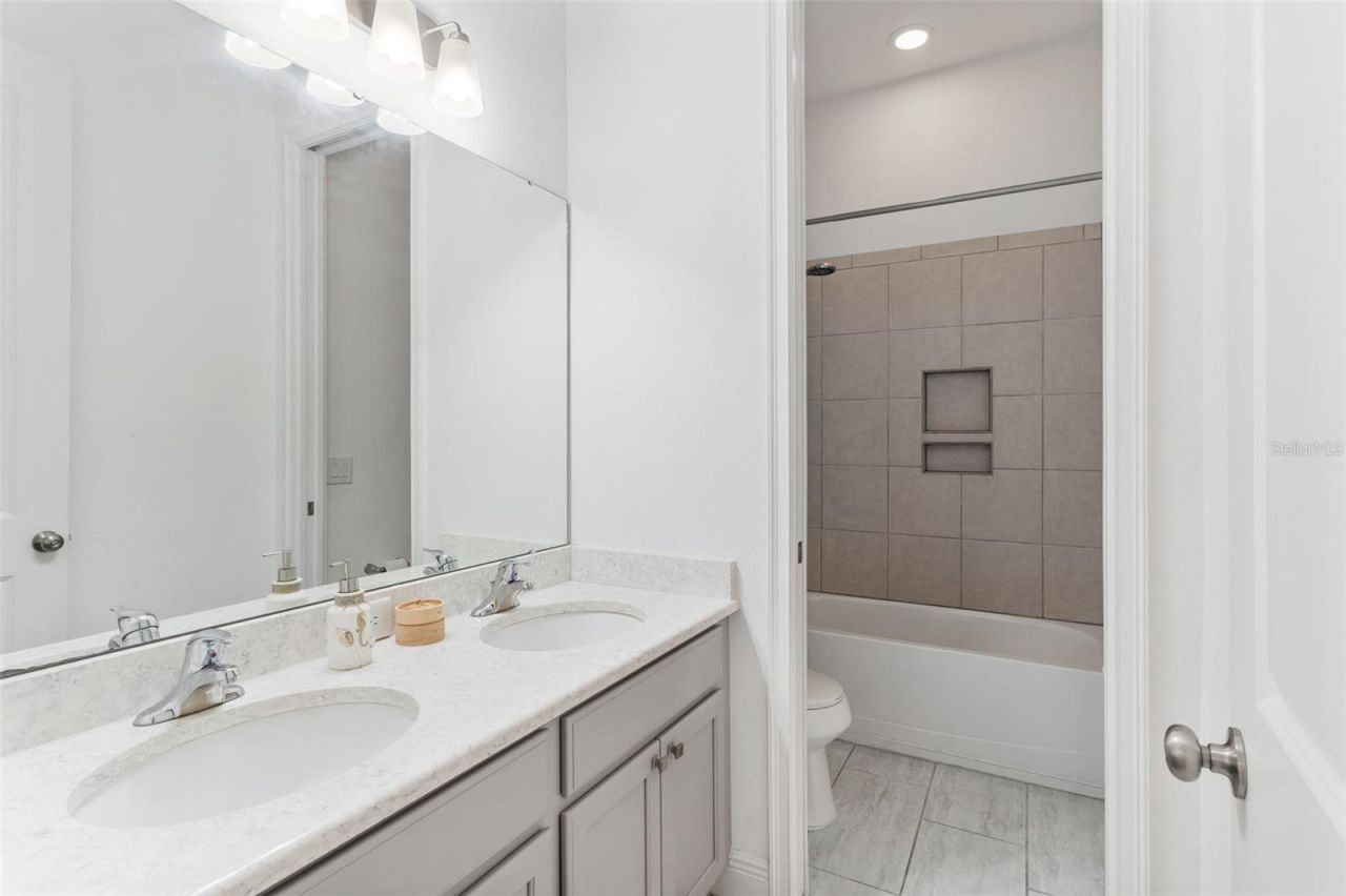 913 Buckhurst Drive, Spring Hill, FL 34609 Photo