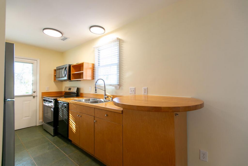 87 America Street Photo 6