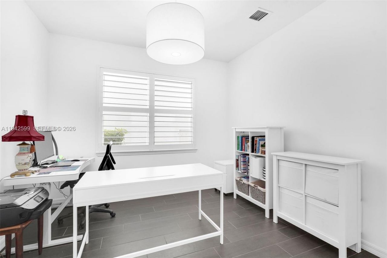 1612 Trailhead Ter, Hollywood, FL 33021 Photo