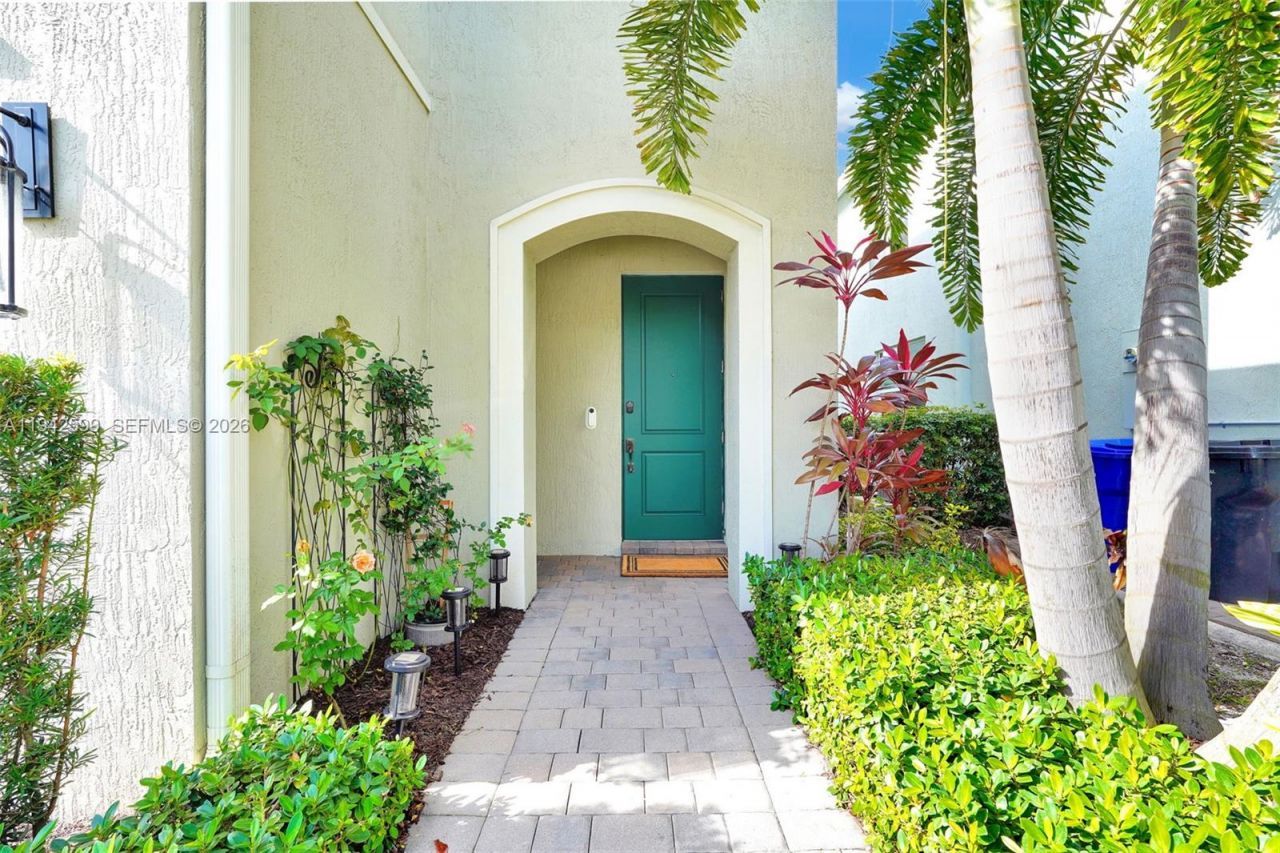 1612 Trailhead Ter, Hollywood, FL 33021 Photo