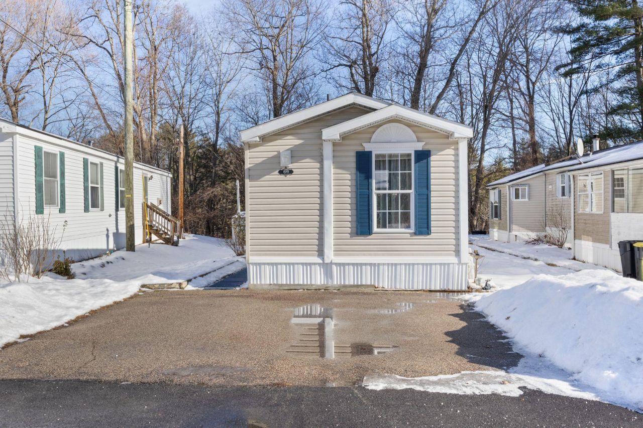 69 Polly Ann Park, Dover, NH 03820 Main Photo