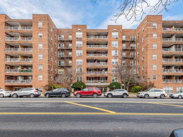 60-11 Broadway , Unit 3C, Queens, NY 11377