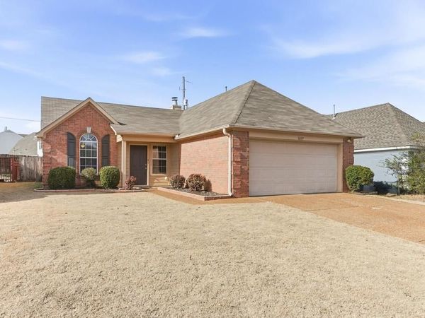 1077 JESSICA LAUREN DR, Cordova, TN 38018