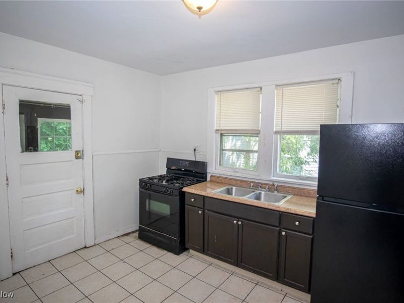 1290 E 188th Street, Cleveland, OH 44110 Photo 6