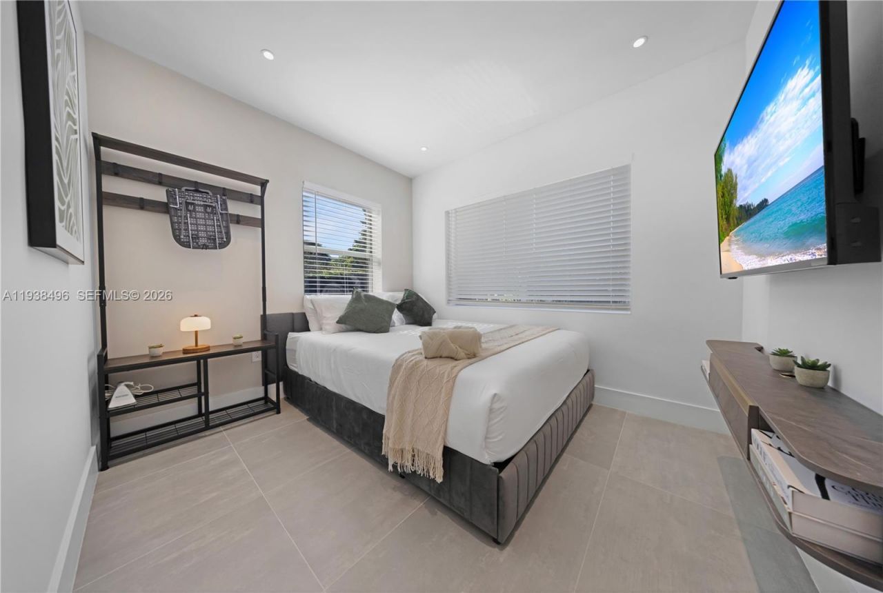 166 NW 41st St, Miami, FL 33127 Photo