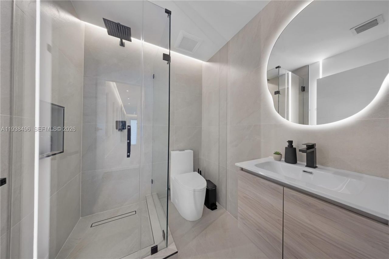 166 NW 41st St, Miami, FL 33127 Photo