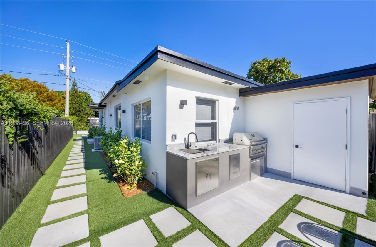 166 NW 41st St, Miami, FL 33127 Photo