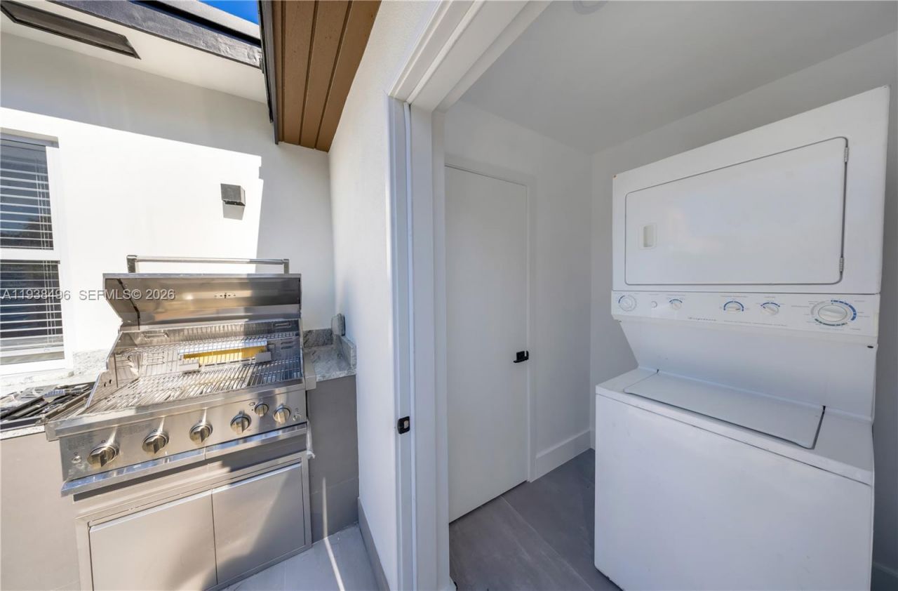 166 NW 41st St, Miami, FL 33127 Photo