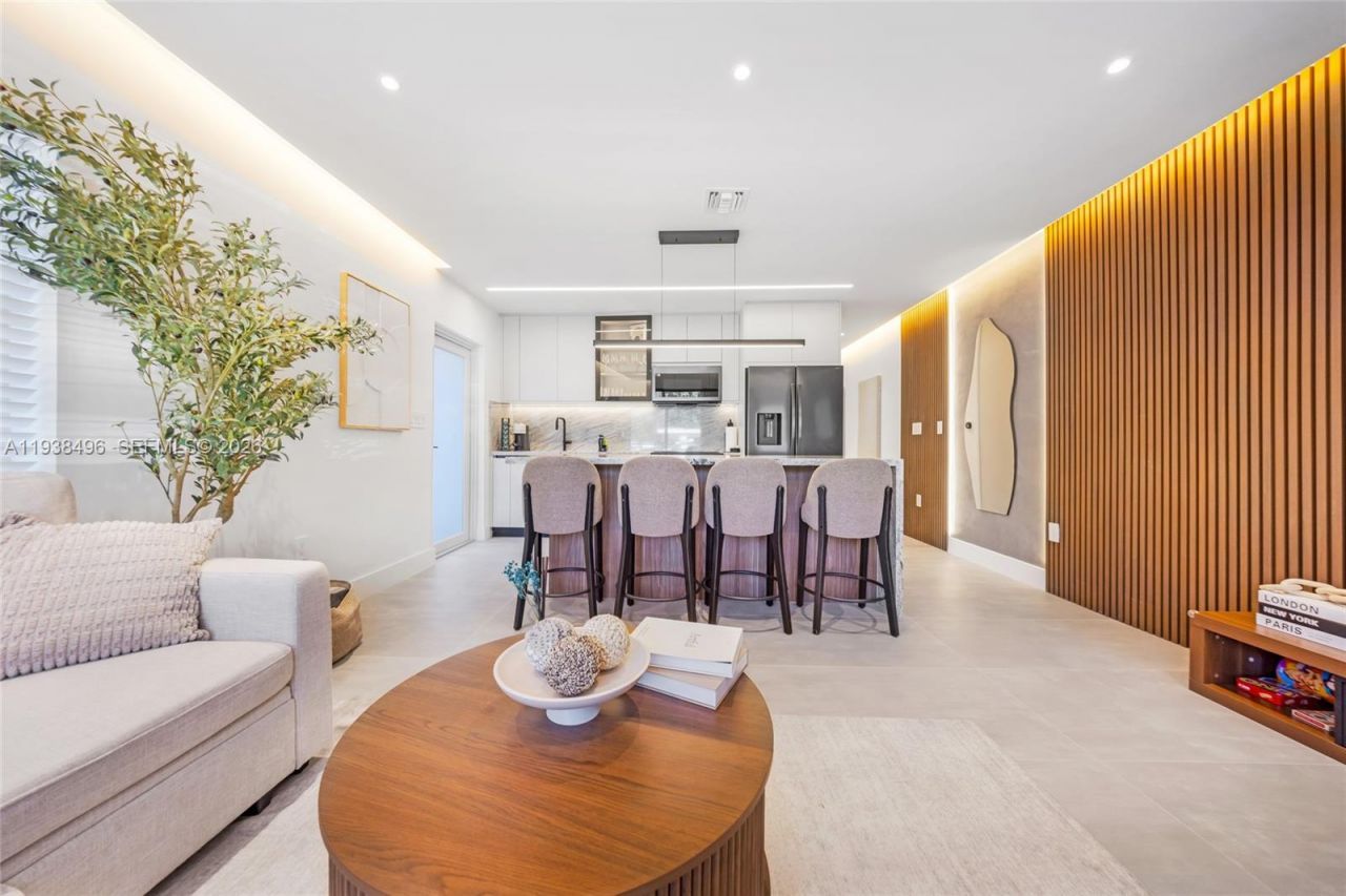 166 NW 41st St, Miami, FL 33127 Photo