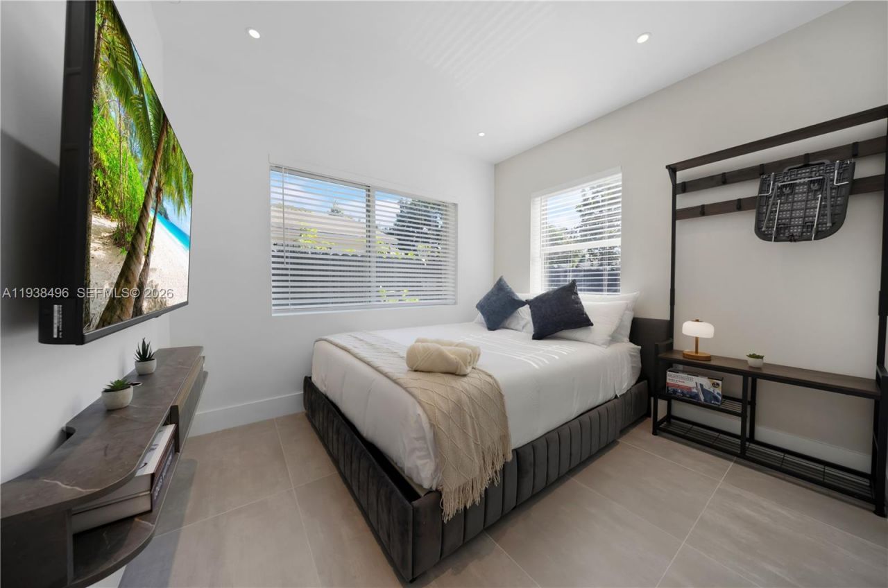 166 NW 41st St, Miami, FL 33127 Photo