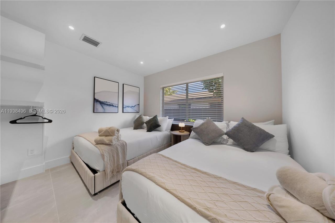 166 NW 41st St, Miami, FL 33127 Photo