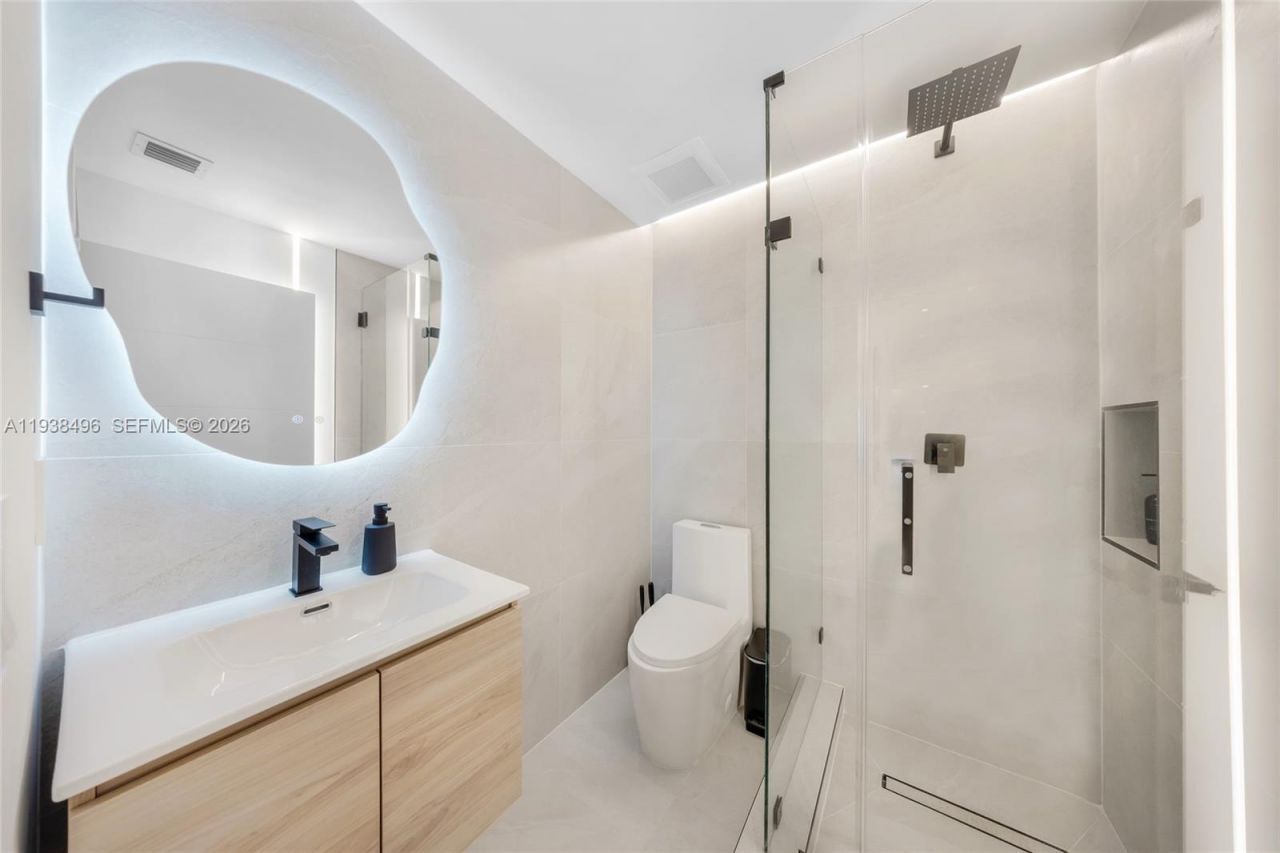 166 NW 41st St, Miami, FL 33127 Photo