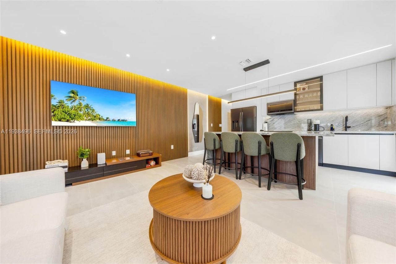 166 NW 41st St, Miami, FL 33127 Photo