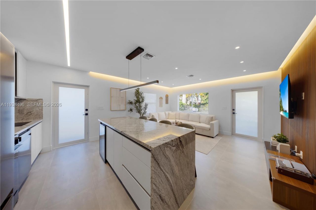 166 NW 41st St, Miami, FL 33127 Photo