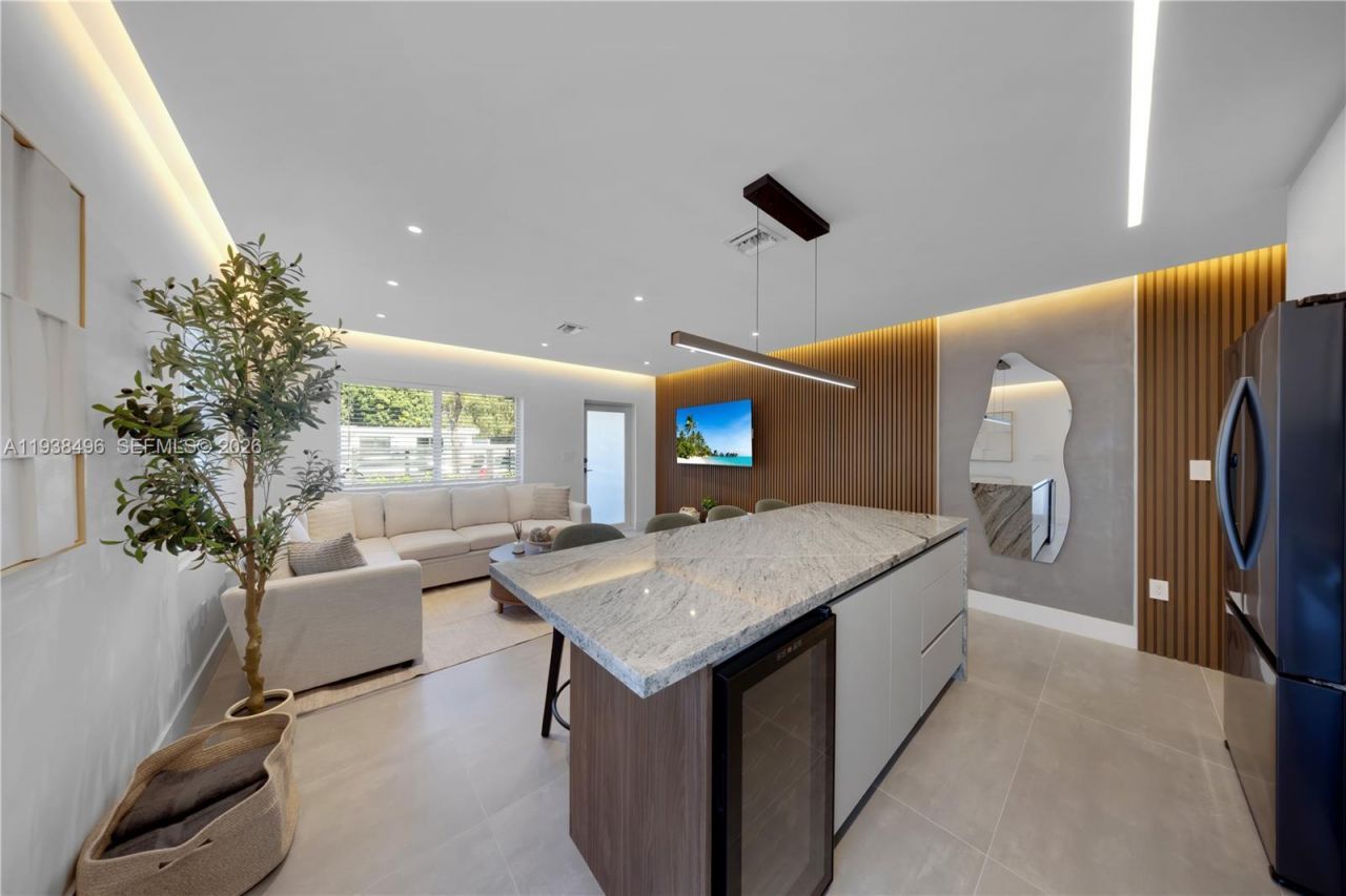 166 NW 41st St, Miami, FL 33127 Photo