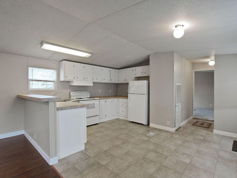 8460 Canaan Boulevard, Plain City, OH 43064 Photo 6