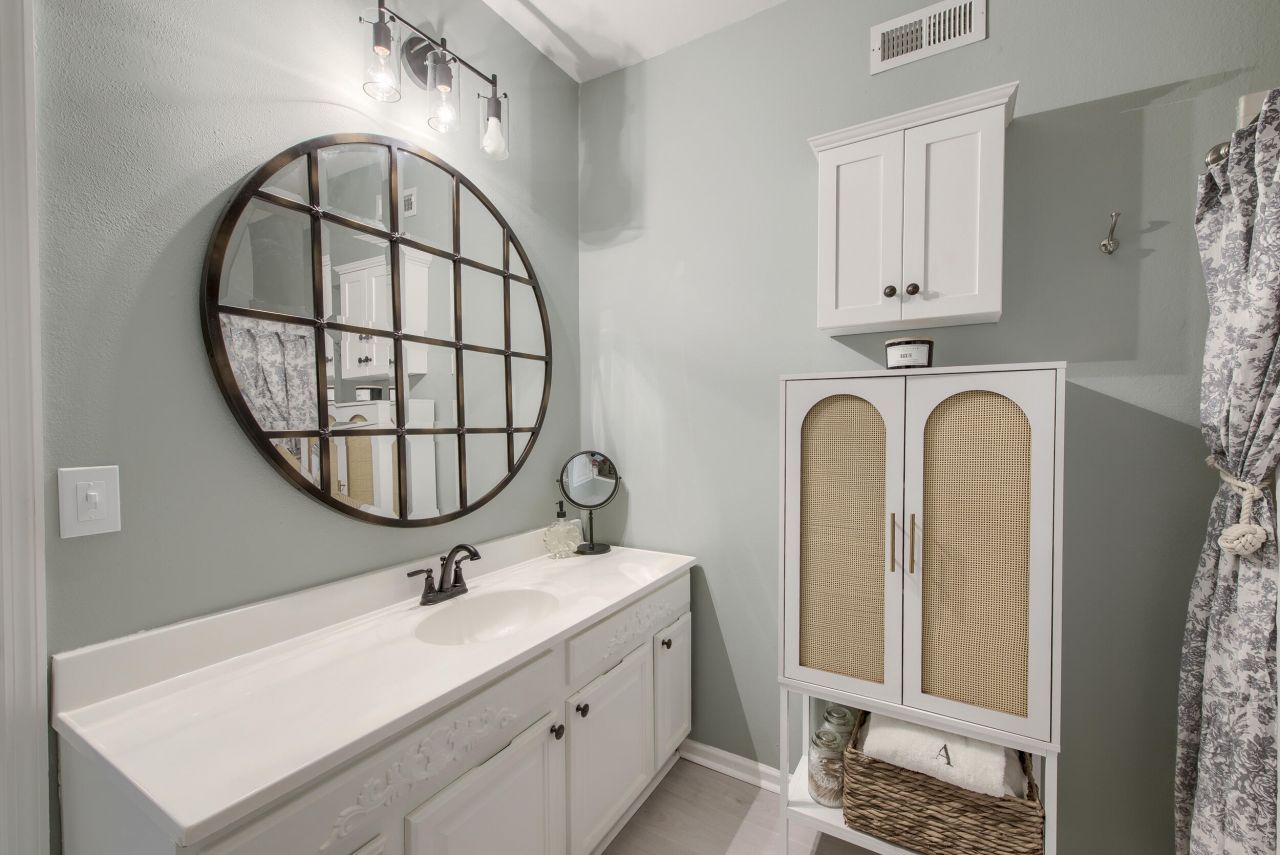 700 Daniel Ellis Drive Photo 23