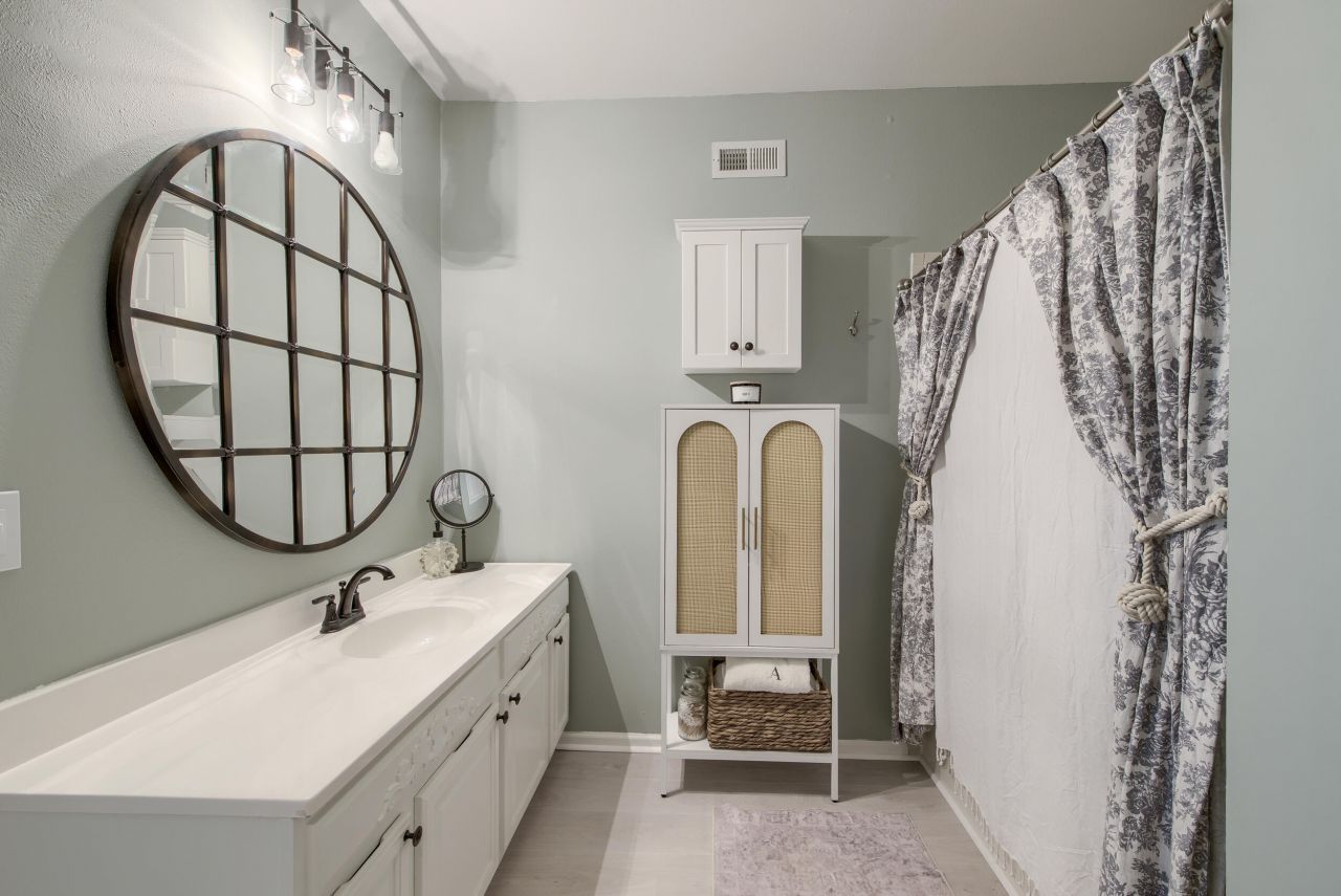 700 Daniel Ellis Drive Photo 24