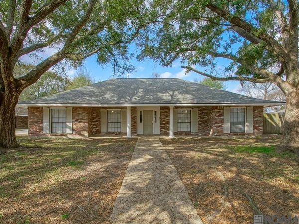 3910 Pine Park Dr, Baton Rouge, LA 70809