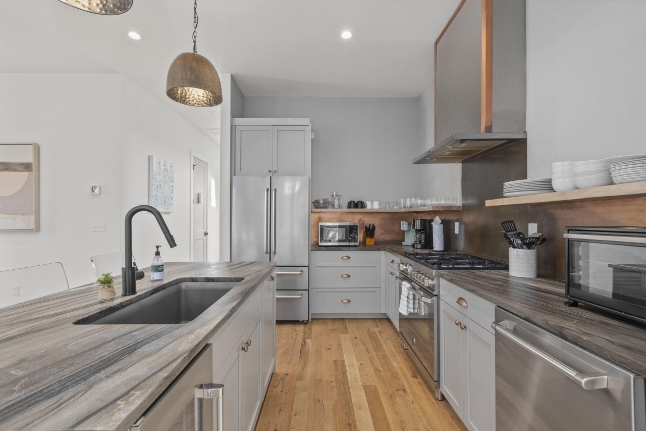 4177 S Rhett Avenue Photo 13