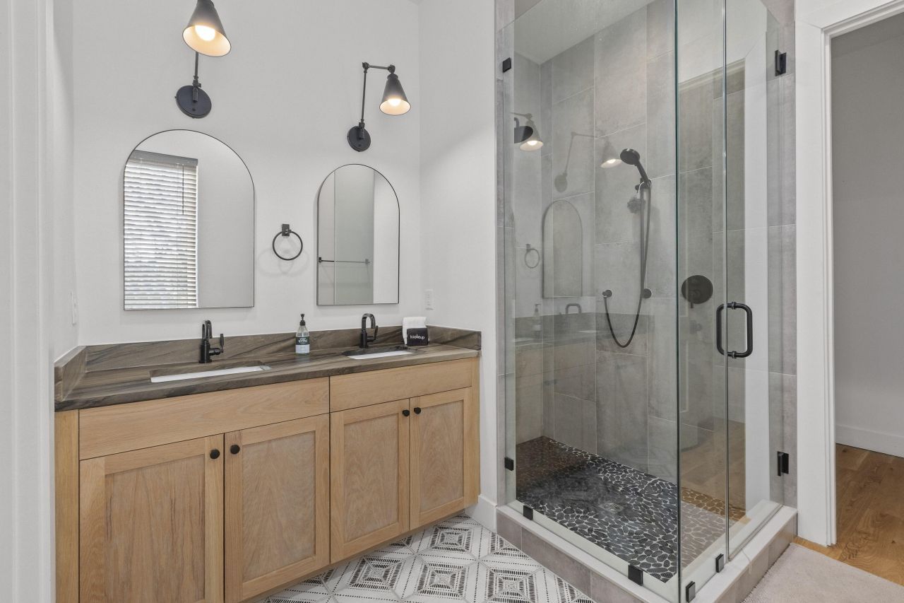 4177 S Rhett Avenue Photo 37