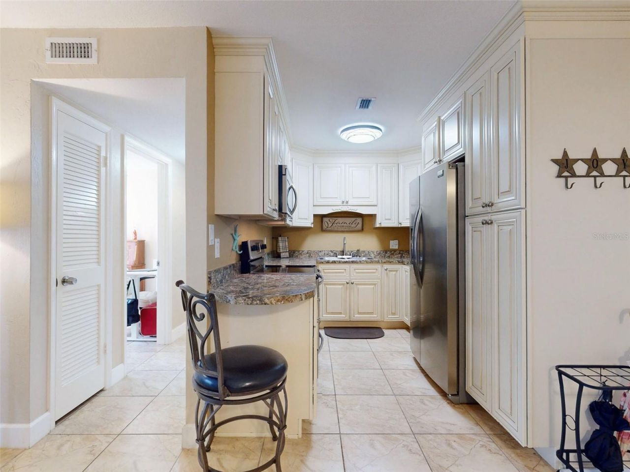 3800 Saxon Drive, Unit 250, New Smyrna Beach, FL 32169 Photo