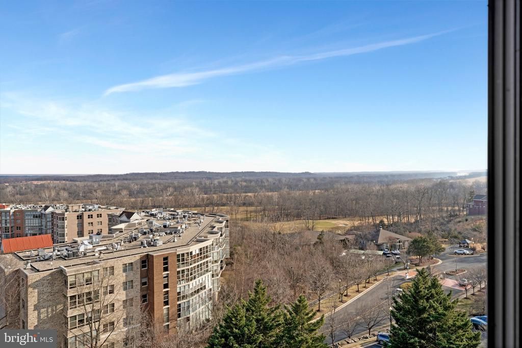 19385 Cypress Ridge Terrace, Unit 815, Leesburg, VA 20176 Main Photo