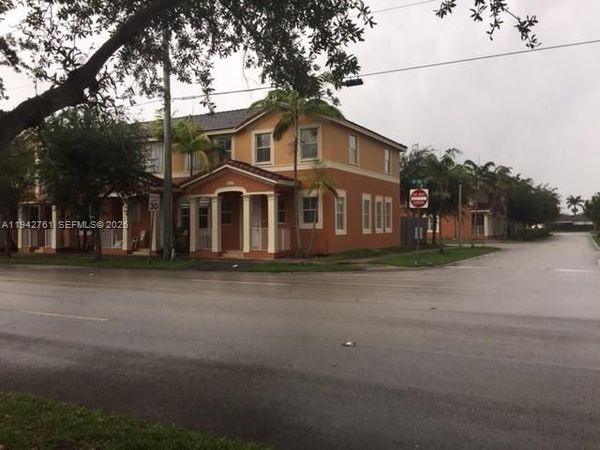 10852 SW 240th St, Homestead, FL 33032