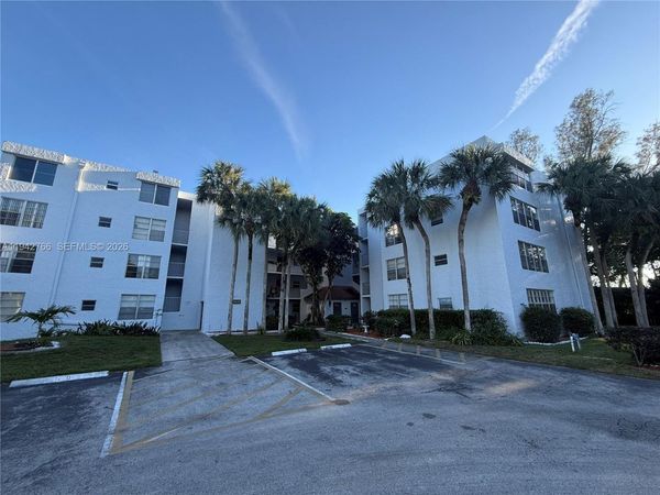 9470 Live Oak Pl, Unit 104, Davie, FL 33324