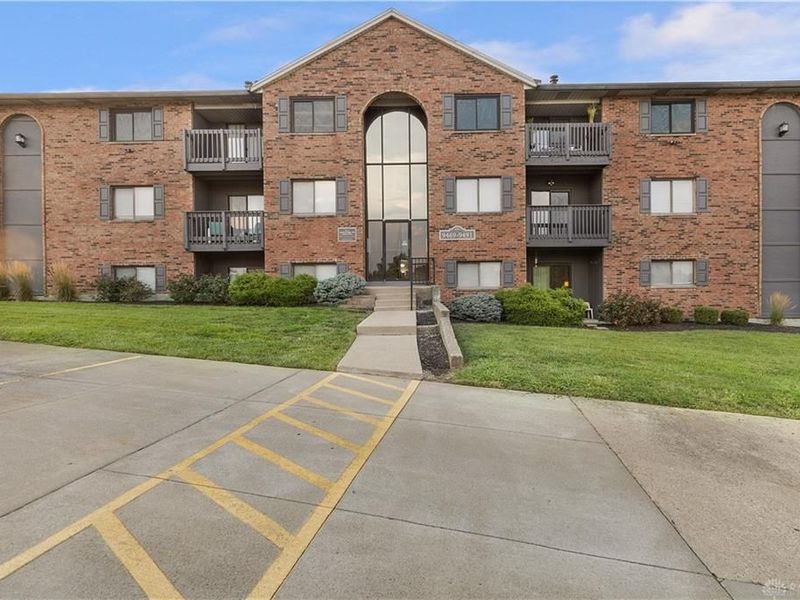 9489 Woodland Hills Drive, West Chester, OH 45011 Photo 1