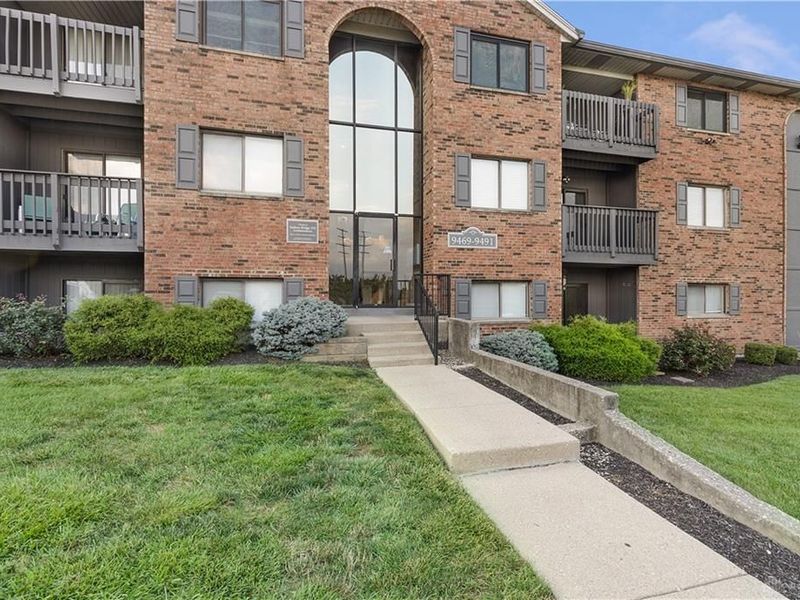 9489 Woodland Hills Drive, West Chester, OH 45011 Photo 3