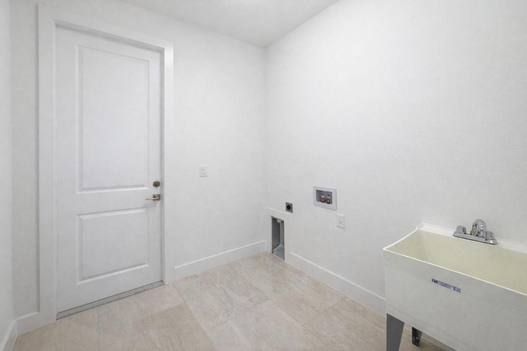 211 NW 25th Avenue, Cape Coral, FL 33993 Photo